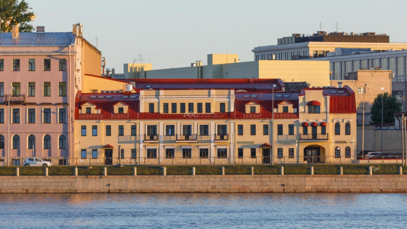 Отель «Багратион» на Синопской набережной выставили на продажу за 880 млн руб.
