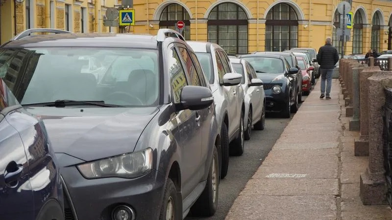 Шагнёт из центра: куда направится платная парковка в Петербурге в ближайшие годы?