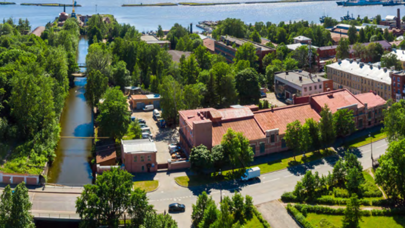 Гостиница в промзоне: Кронштадтский морской завод освобождает часть площадей